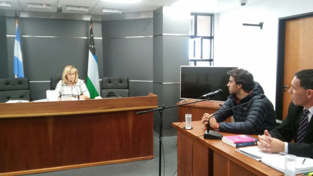 Por atropellar a un guardia ambiental se le formularon cargos a José Manuel Urcera piloto de Turismo Carretera
