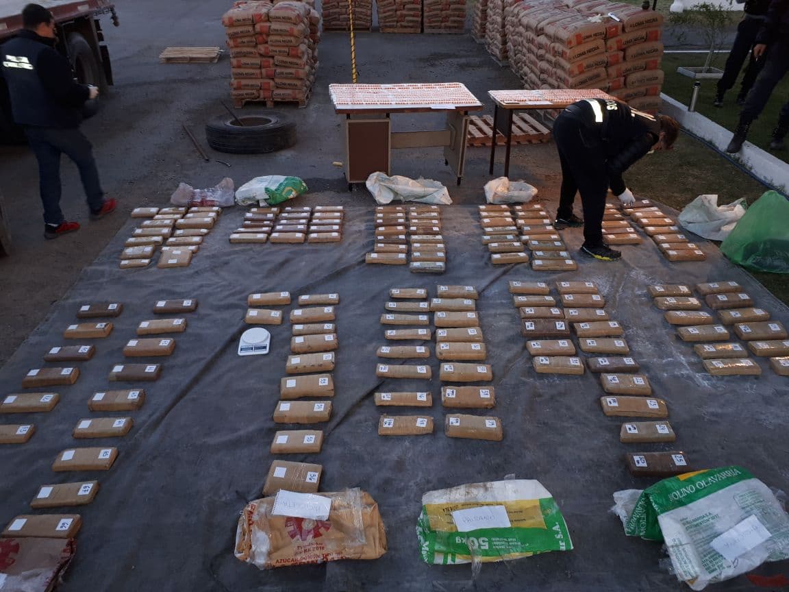 Secuestran 125 kilos de drogas en Conesa, hay siete personas detenidas