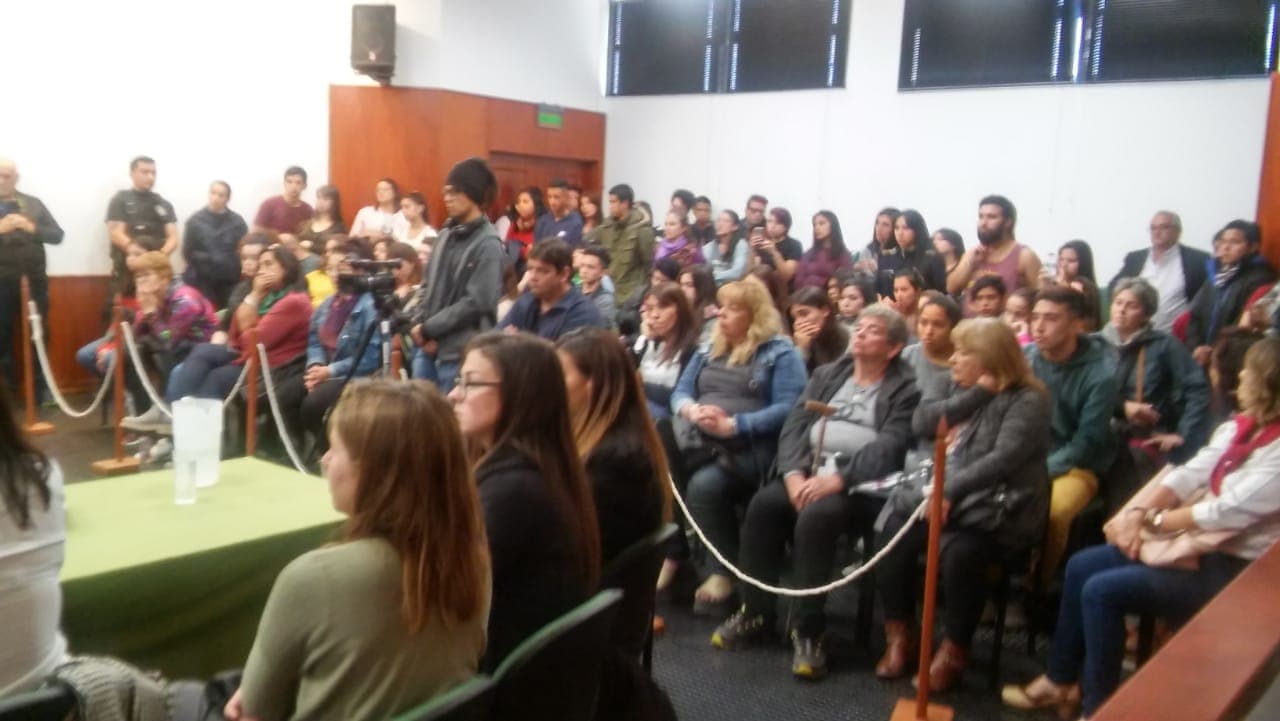 El docente de la ESFA acusado de abuso sexual no fue a la audiencia porque no lo notificaron