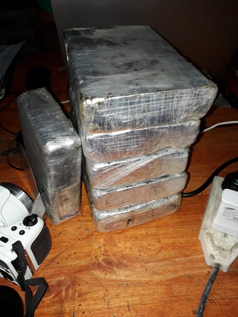 Secuestran mas de 8 kilos de cocaína, desbaratan tres bandas que se dedicaban a la venta y detienen a siete personas