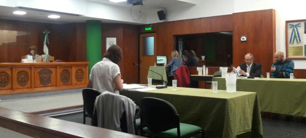 Piden tres años de prisión en suspenso para el docente de ingles que abuso de menores en colegio Adventista de Viedma
