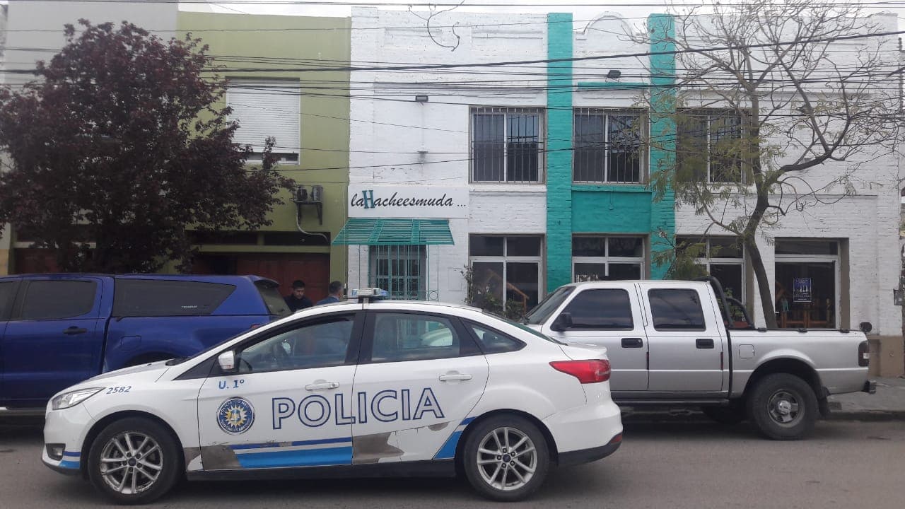 Robaron en «laHacheesmuda» dinero y varios elementos