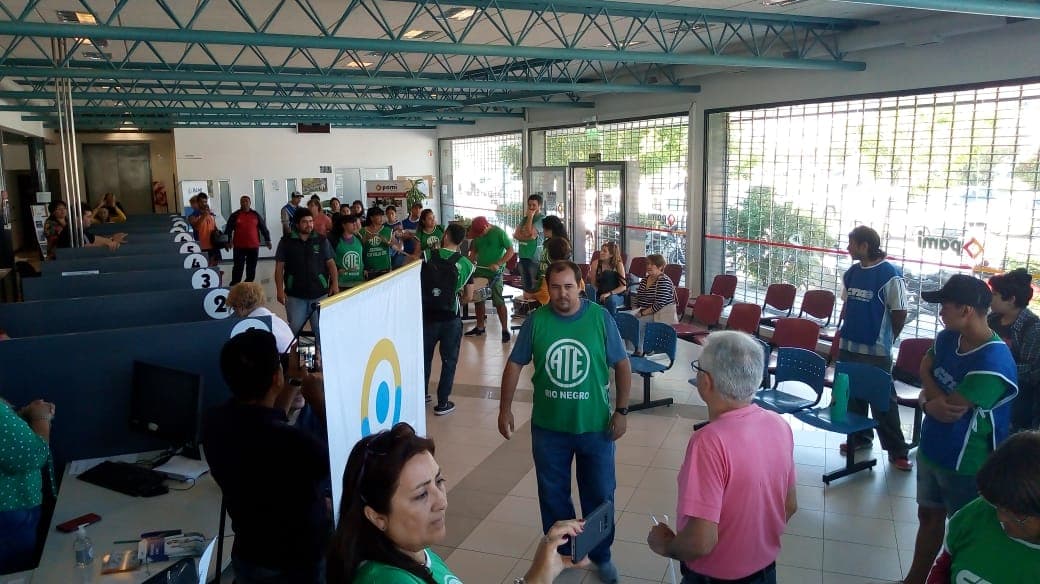 Denuncian que en el PAMI de Rio Negro quieren pasar a planta a militantes del Pro