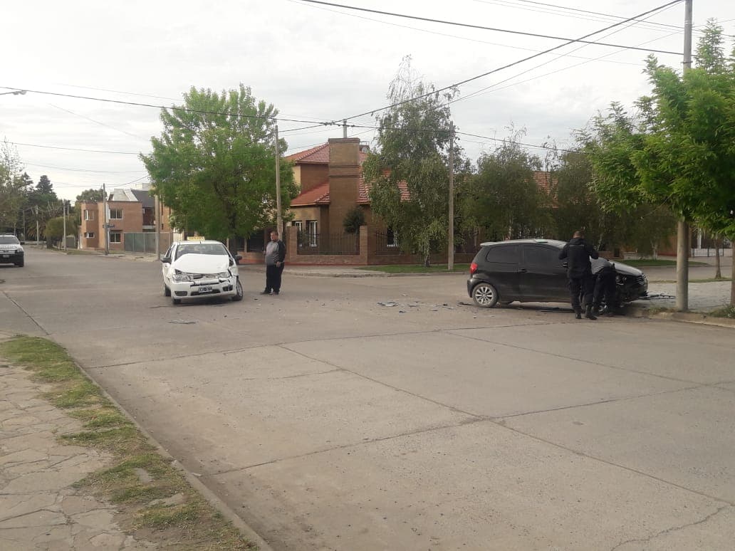 Fuerte choque detrás del Centro Cultural