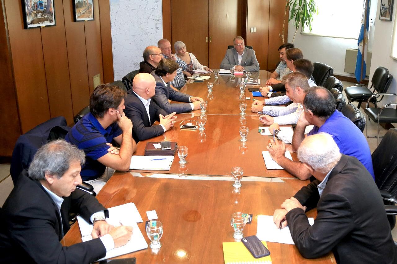 Buscan interconexión entre Bahía Blanca y Viedma con el ferrocarril en una reunión con nación