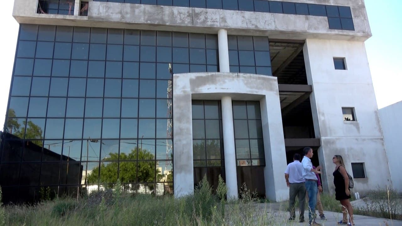 Reactivaron las obras en el edificio de Horizonte que será ahora para la Municipalidad de Viedma
