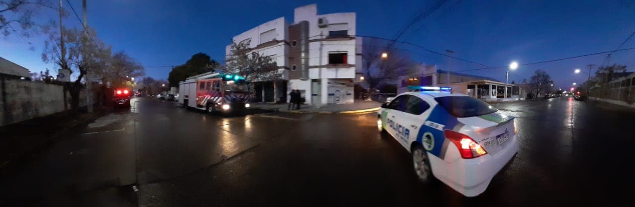 Se incendió un departamento y fue evacuado un pequeño edificio en Viedma