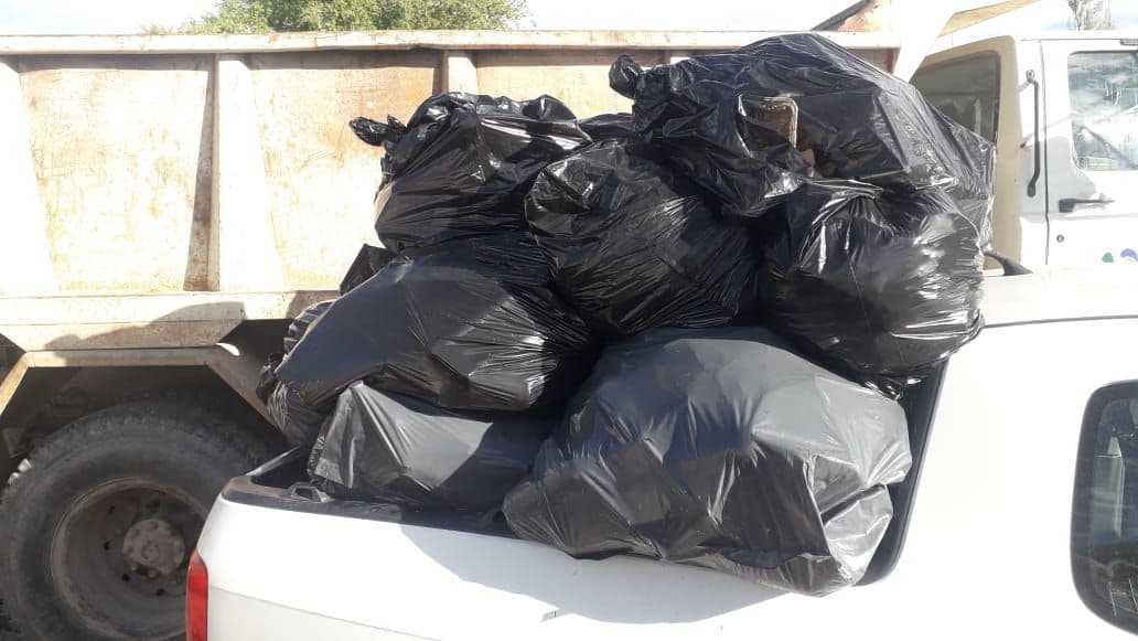 Mucha basura recolectó la municipalidad de Viedma en la costanera luego del festejo de año nuevo