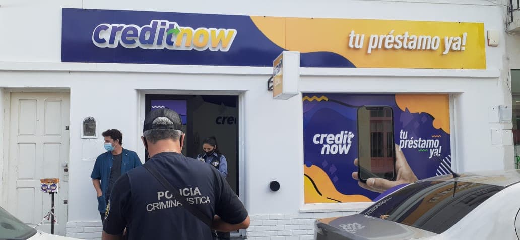 Roban unos 60 mil pesos de una casa de préstamos en pleno centro