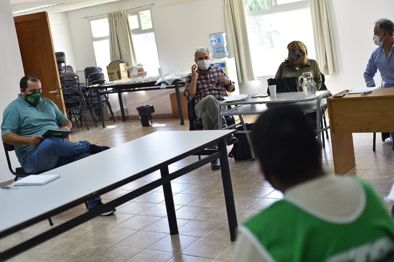 «Ante la falta de vacunación, se debería evaluar la suspensión preventiva de las clases presenciales»