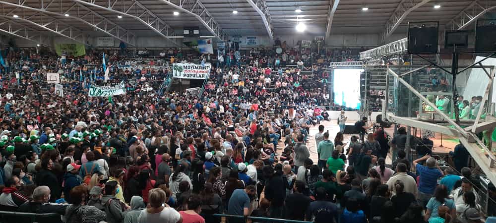 Juntos realizó un multitudinario acto en Cipolletti encabezado por Weretilneck