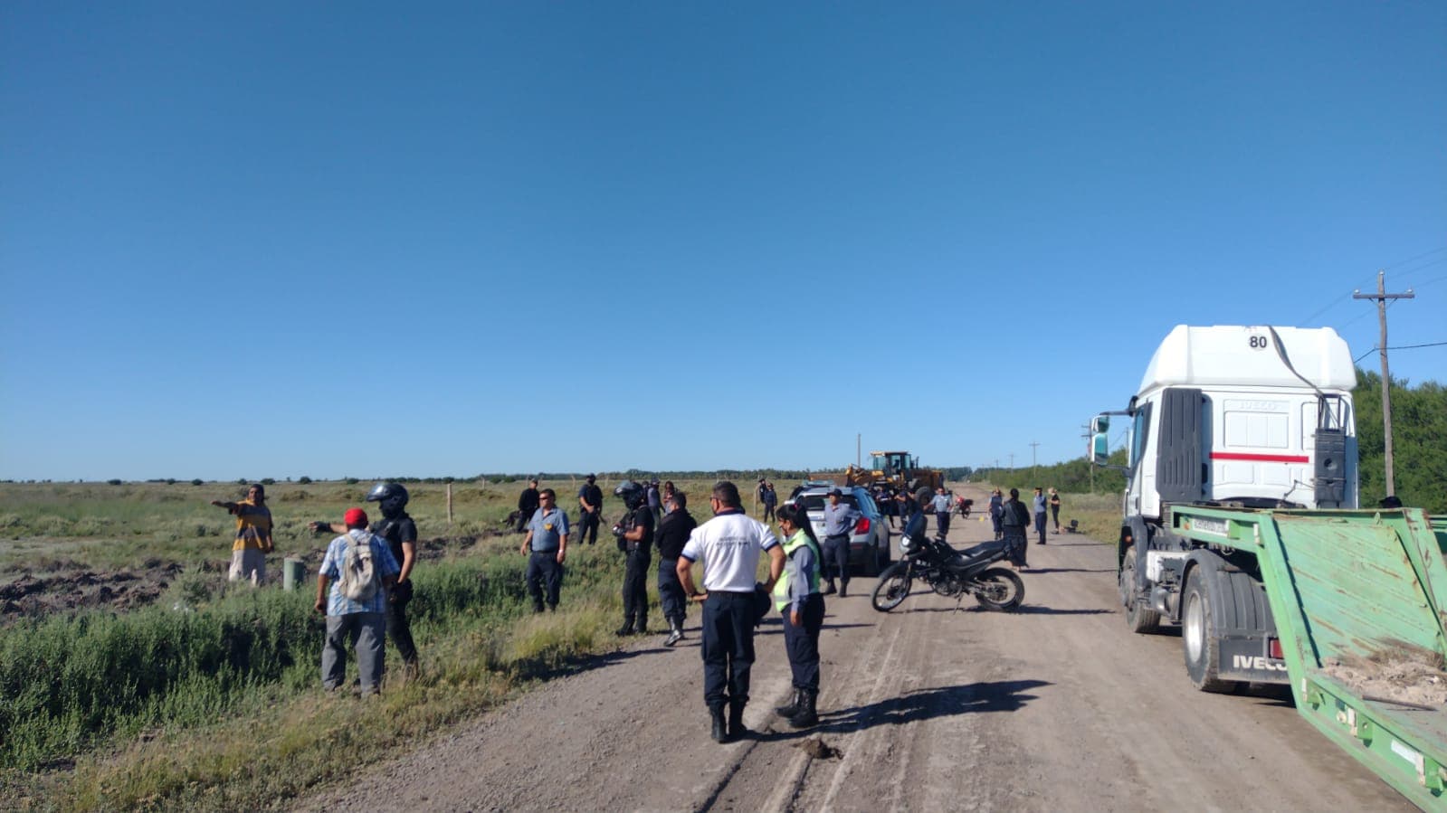 Apuñalaron a un chofer de un camión de Cementos del Sur cuando iban a limpiar unos terrenos
