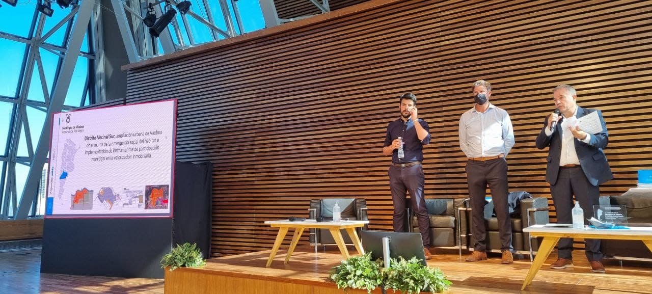 El intendente Pesatti recibió un premio a nivel Nacional por las políticas de hábitat para Viedma