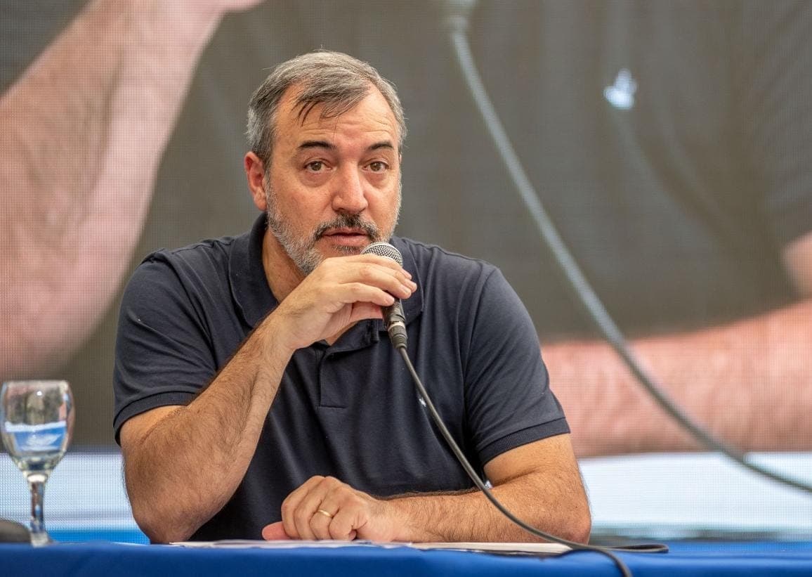 «Las últimas paritarias en Río Negro sacaron de la pobreza a miles de estatales», según Aguiar