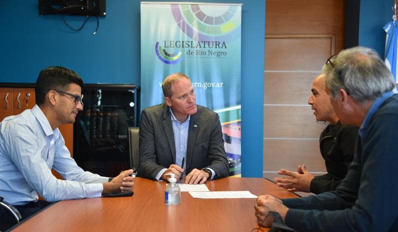 Aumento salarial del 24% para empleados legislativos