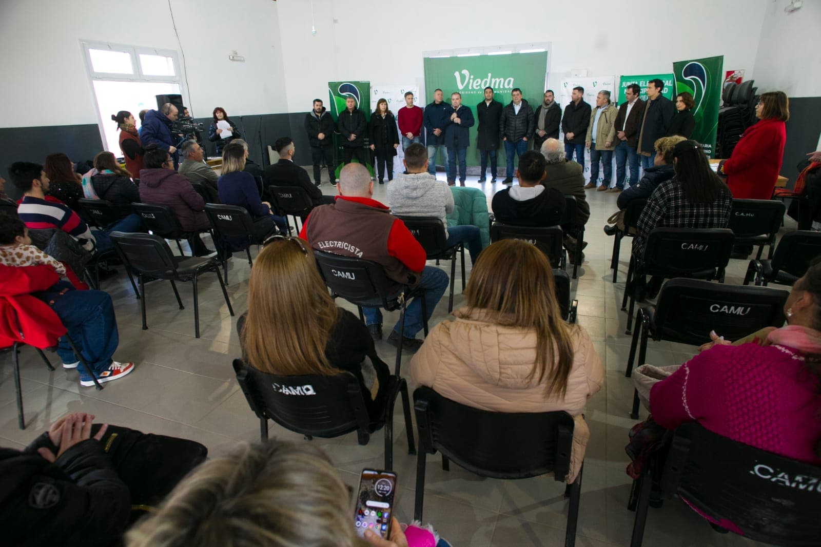 En un acto con Pesatti asumieron las autoridades vecinales de los barrios Mitre, Castello y Currú Leuvú