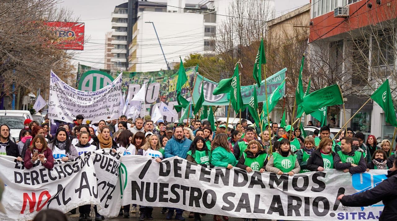 El Frente sindical le exige al Gobierno la reapertura de paritarias y que se adelante el 3% de aumento pautado para octubre