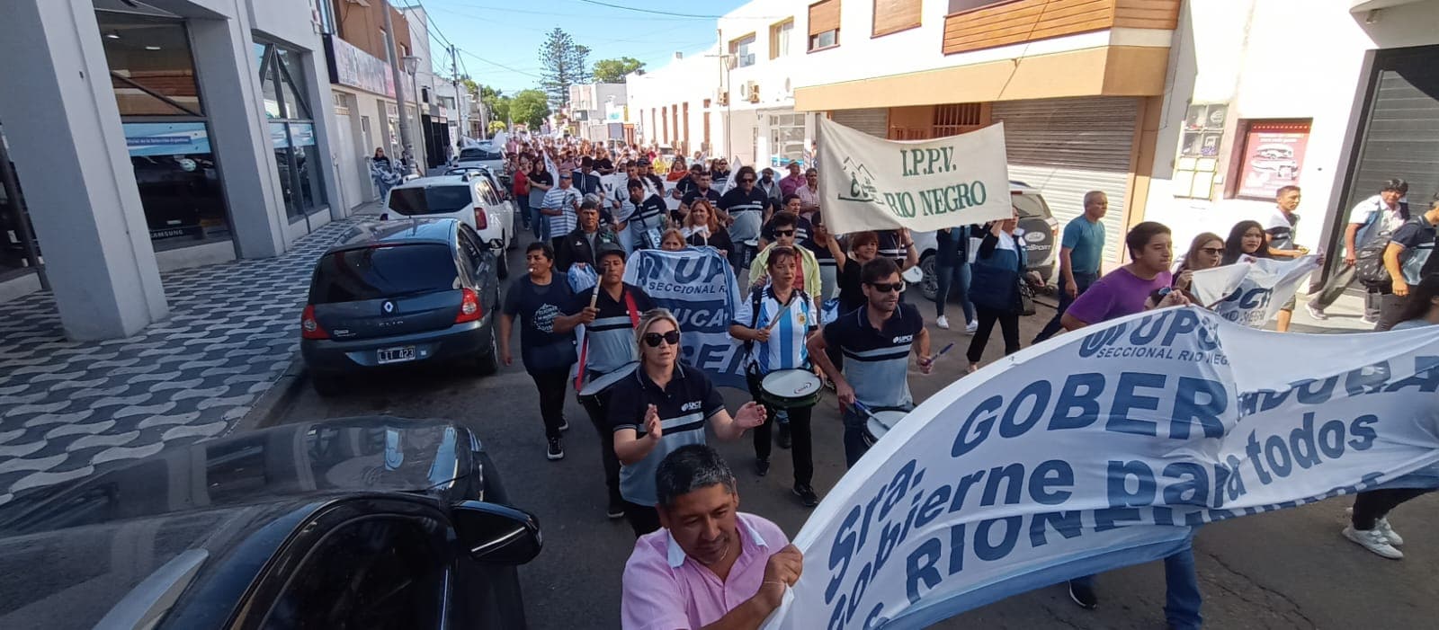 UPCN marchó por las calles de Viedma por la mala liquidación del 10% a los estatales