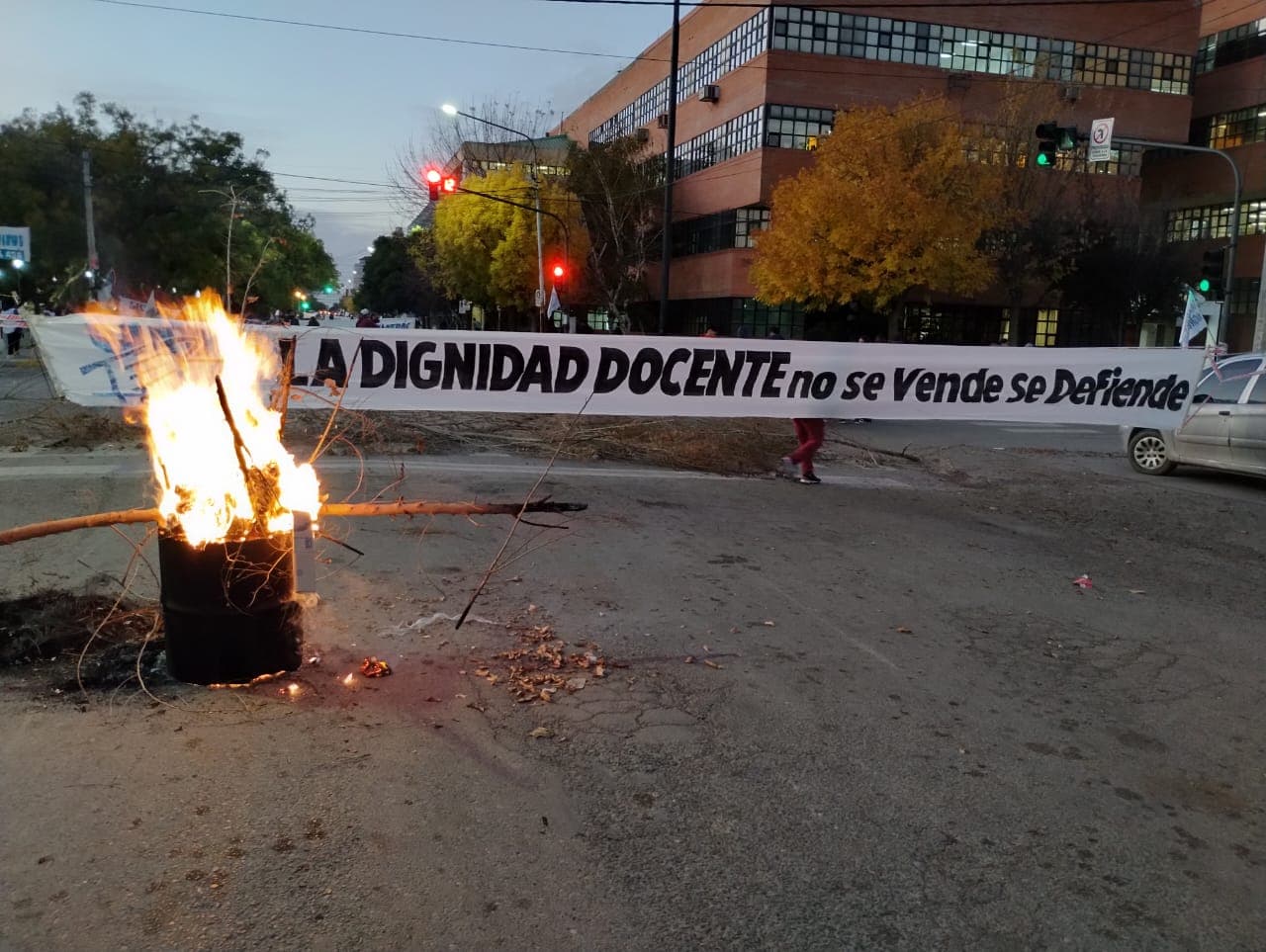 «Los trabajadores de la Educación exigimos cobrar como ordena la ley» dice el gremio UnTER
