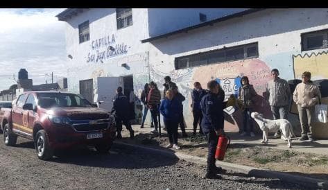 Los bomberos de Viedma recorren los barrios brindando charlas para prevenir incendios