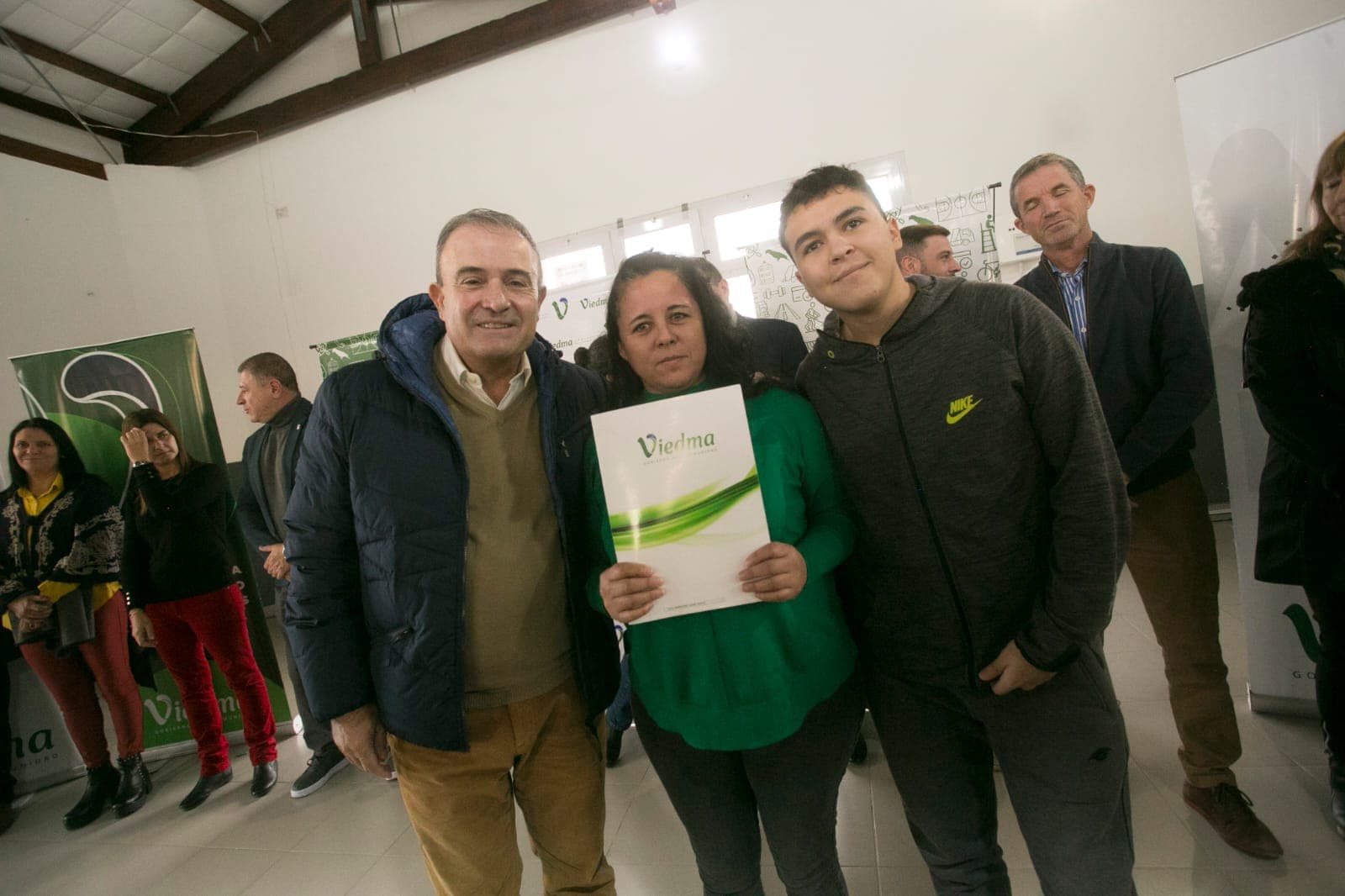 El municipio entregó lotes sociales a dieciocho familias viedmenses