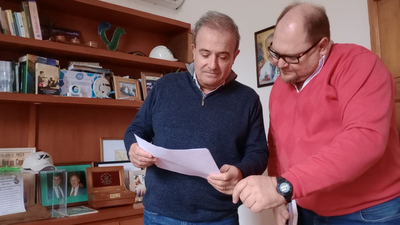 El intendente de Viedma acordó con los gremios pagar la suma fija de $60.000 a empleados municipales