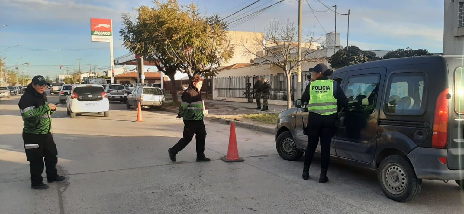 En Viedma secuestran 8 autos y 10 motos en varios operativos policiales