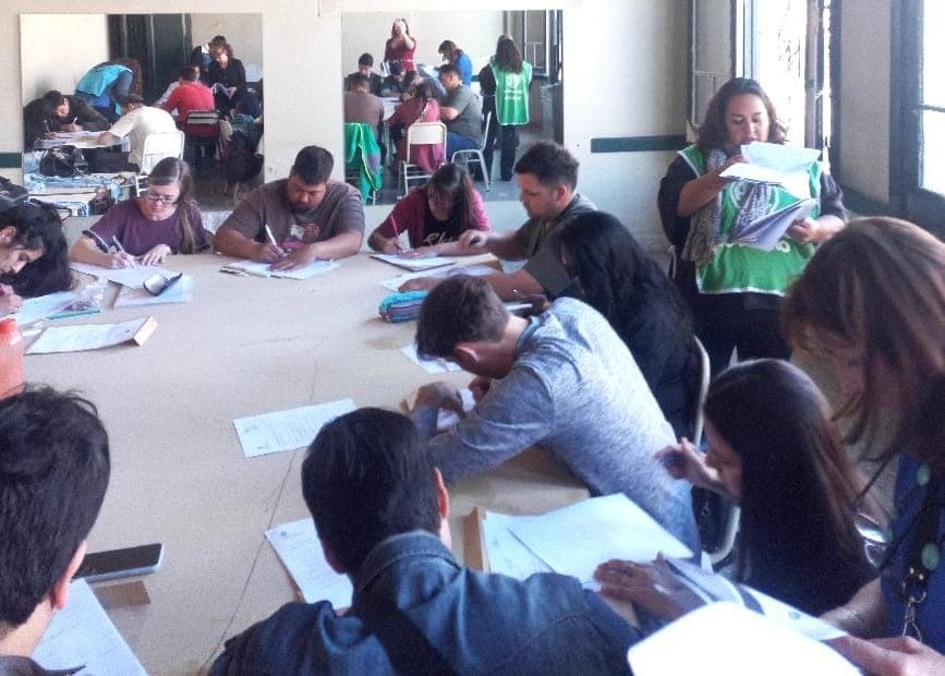 Un centenar de trabajadores alcanzaron pasan a planta en el municipio de Viedma