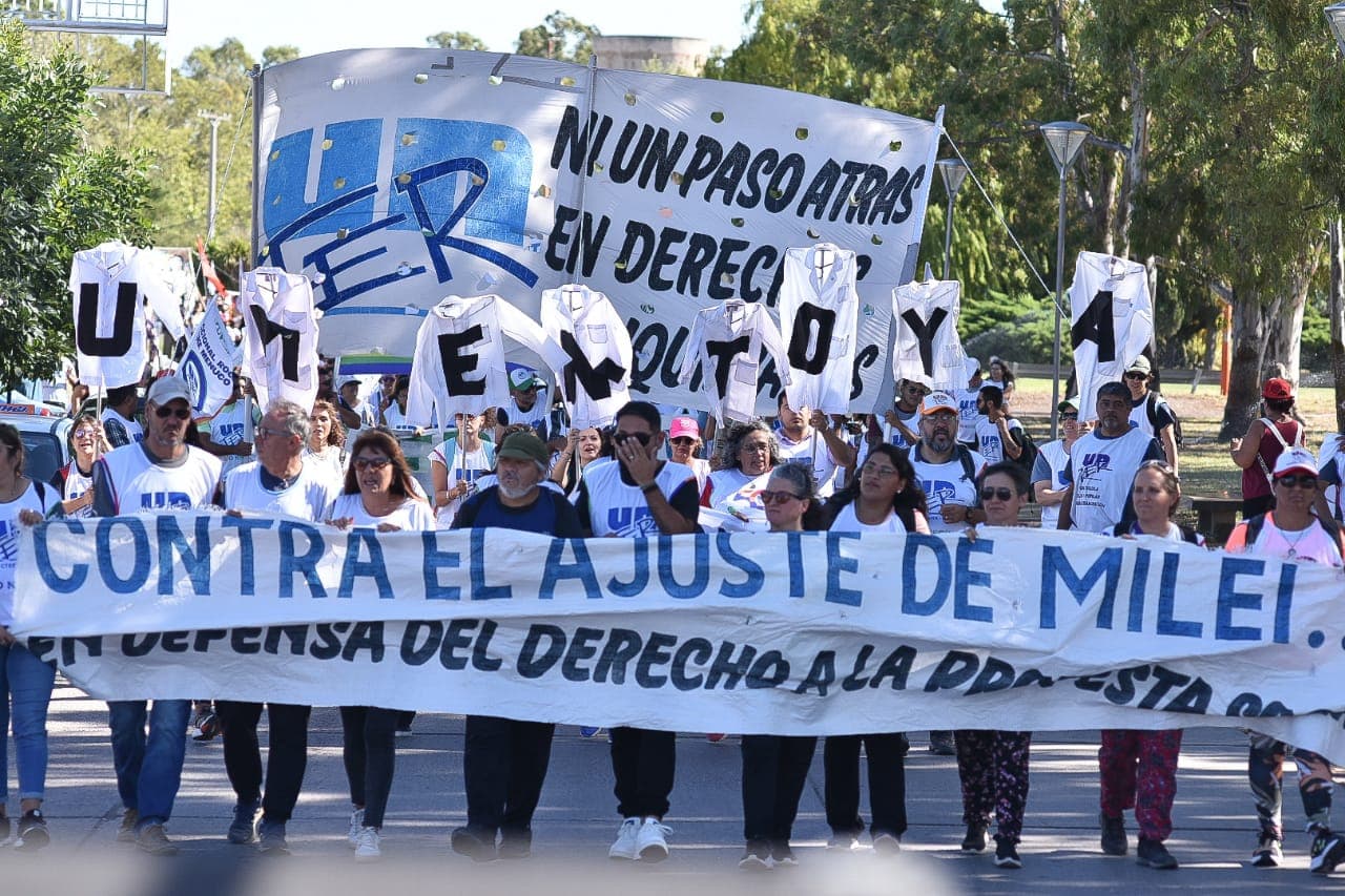 El paro docente en su primer día para UnTER tuvo un 95% de adhesión