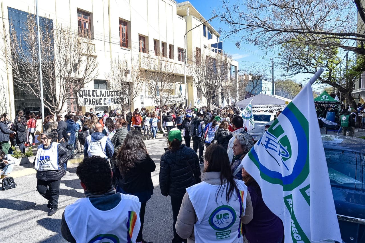 UnTER resolvió las fechas de los paros zonales y «repudió la escalada de violencia del gobernador Weretilneck»