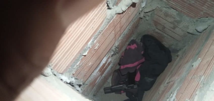 En el barrio Alvarez Guerrero secuestran un arma vinculada a un robo en Viedma