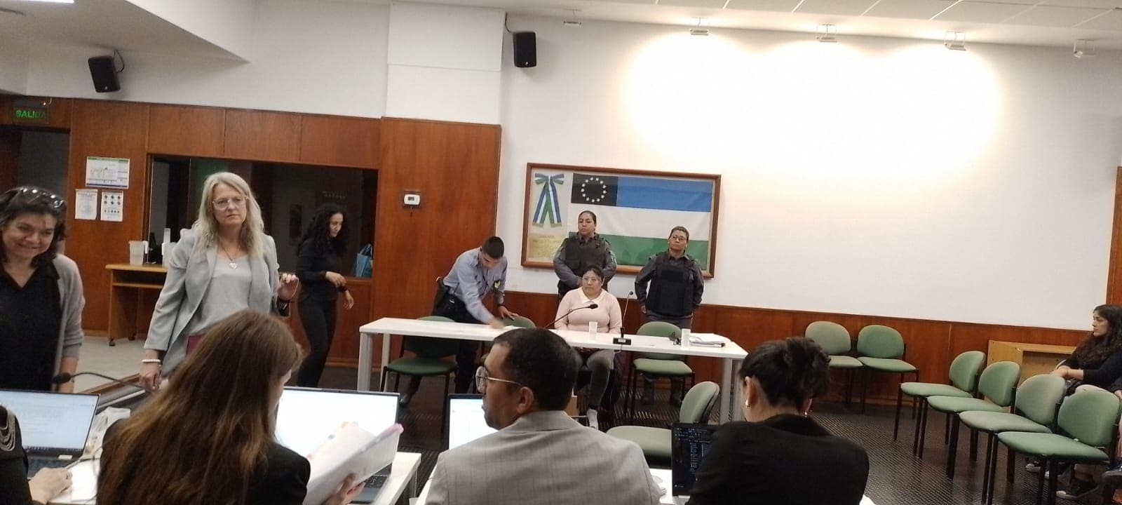 Unas goteras en el auditorio del Poder Judicial donde se realiza el juicio contra Padilla, generaron un cuarto intermedio