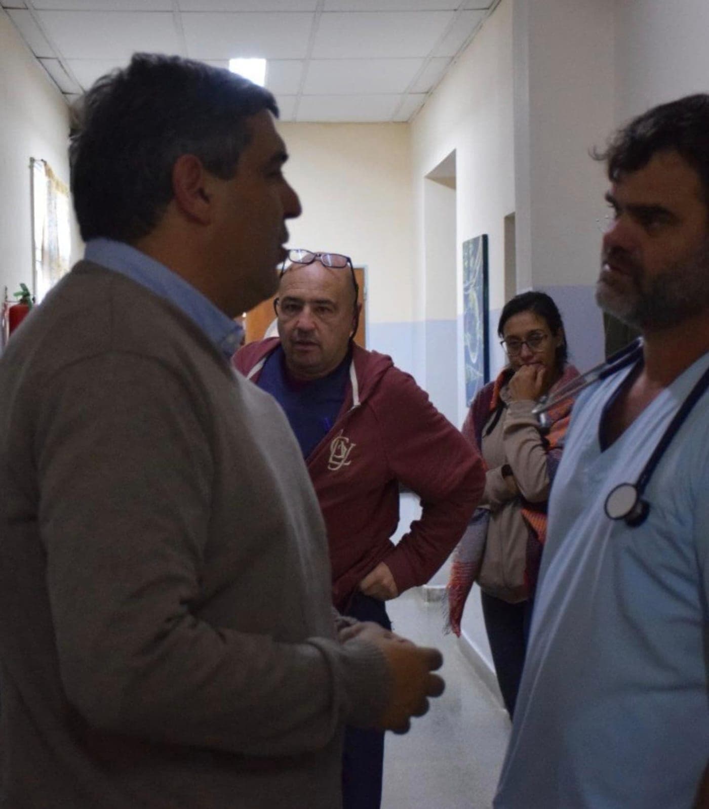 El ministro de Salud recorrió el Hospital Zatti que está sin luz y trabajan para restablecerla lo antes posible