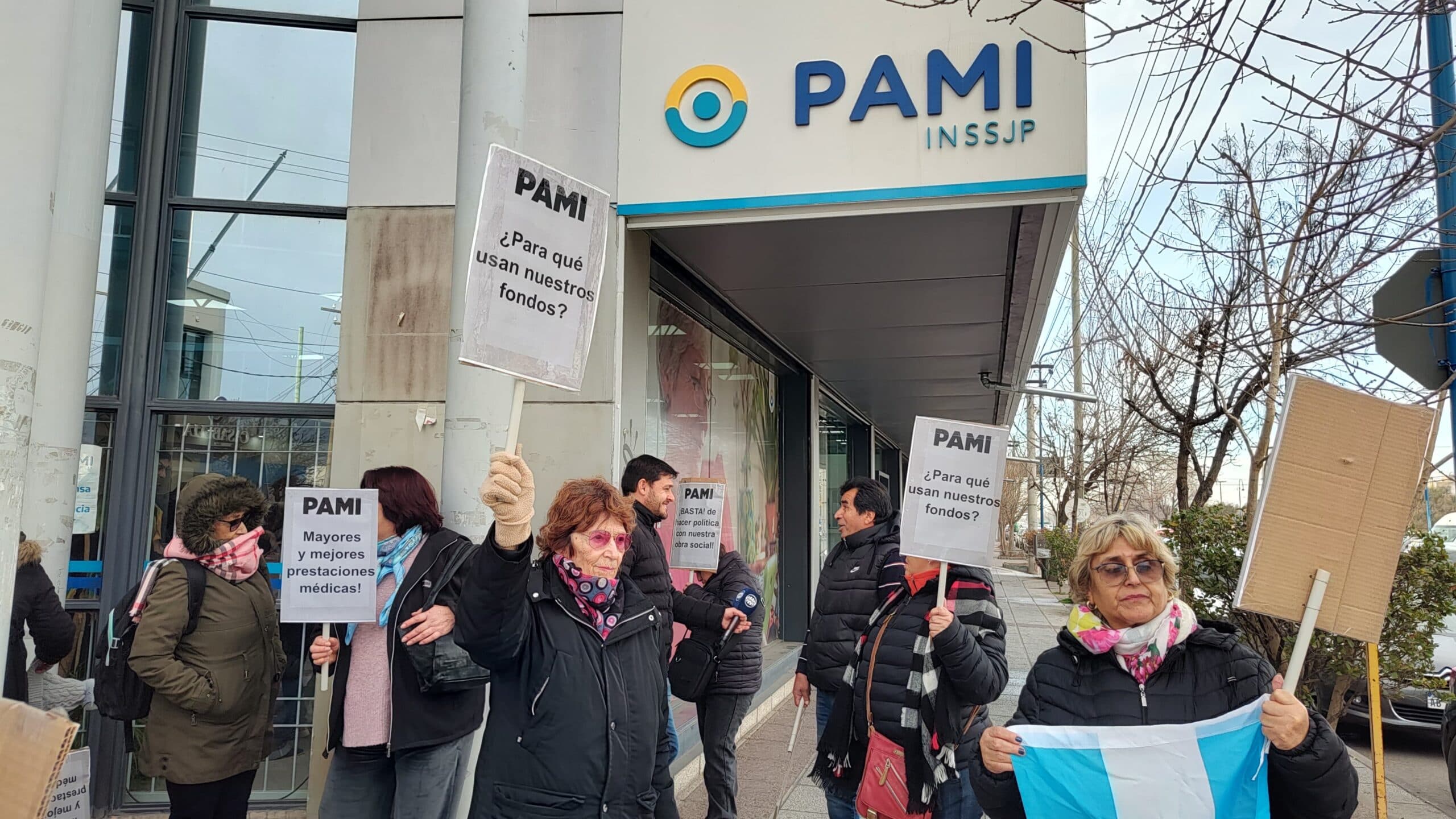 El gremio de ATE denuncia que jubilados de PAMI pagan entre 30 y 70 mil por falta de especialistas