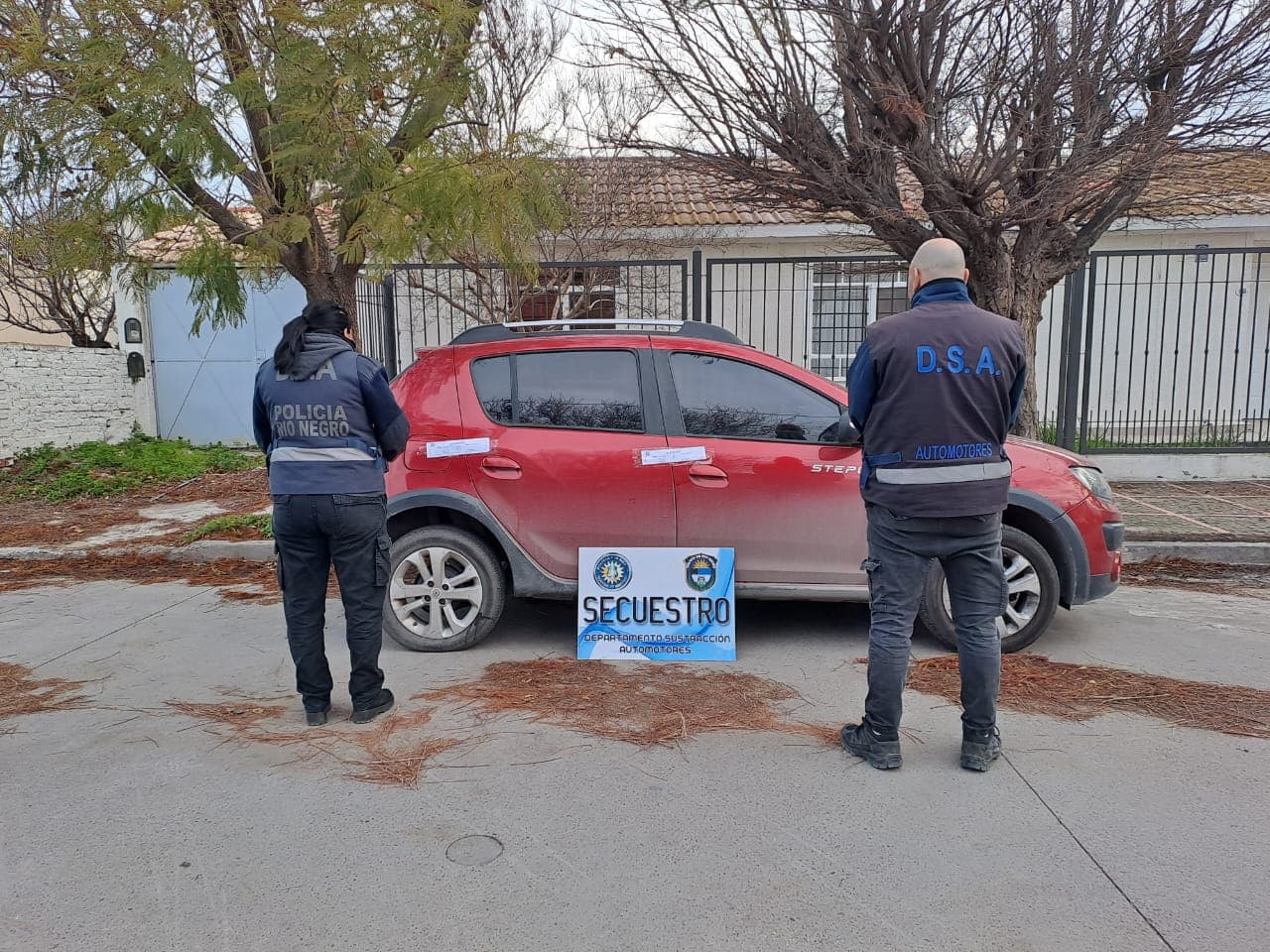 Un auto con pedido de secuestro en el marco de una causa por robo fue recuperado en Viedma