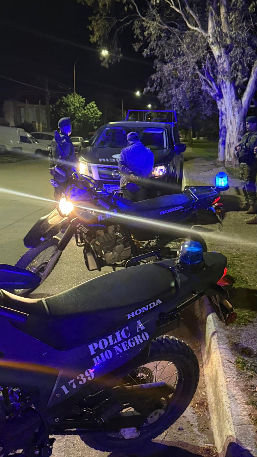 Dos personas con pedido de captura fueron detenidas en operativos de la policía en Viedma