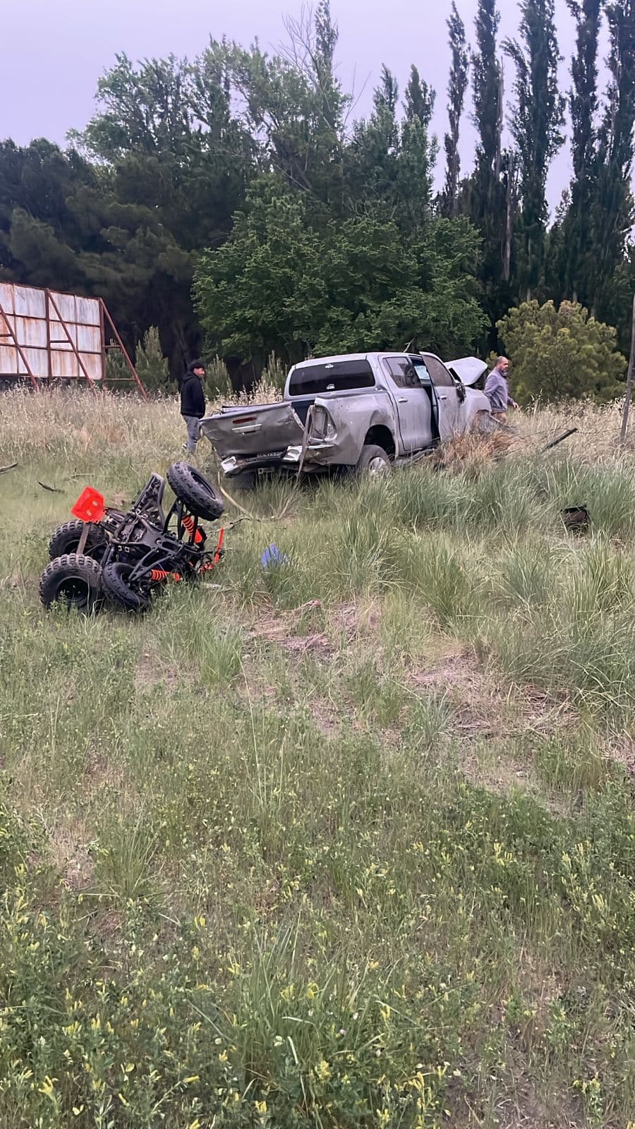 Cinco personas resultaron heridas producto de un vuelco de una camioneta en la zona de Idevi