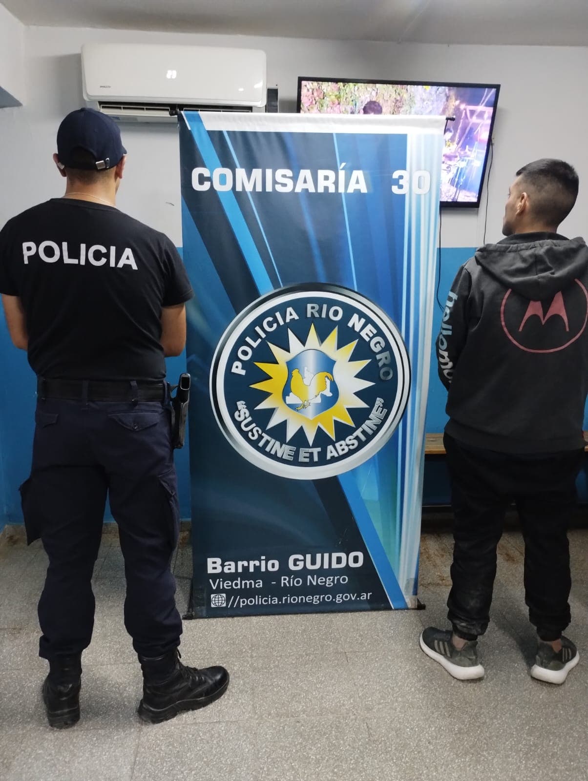 Durante la madruga en el barrio Guido de Viedma fue detenido un hombre que tenía pedido de captura