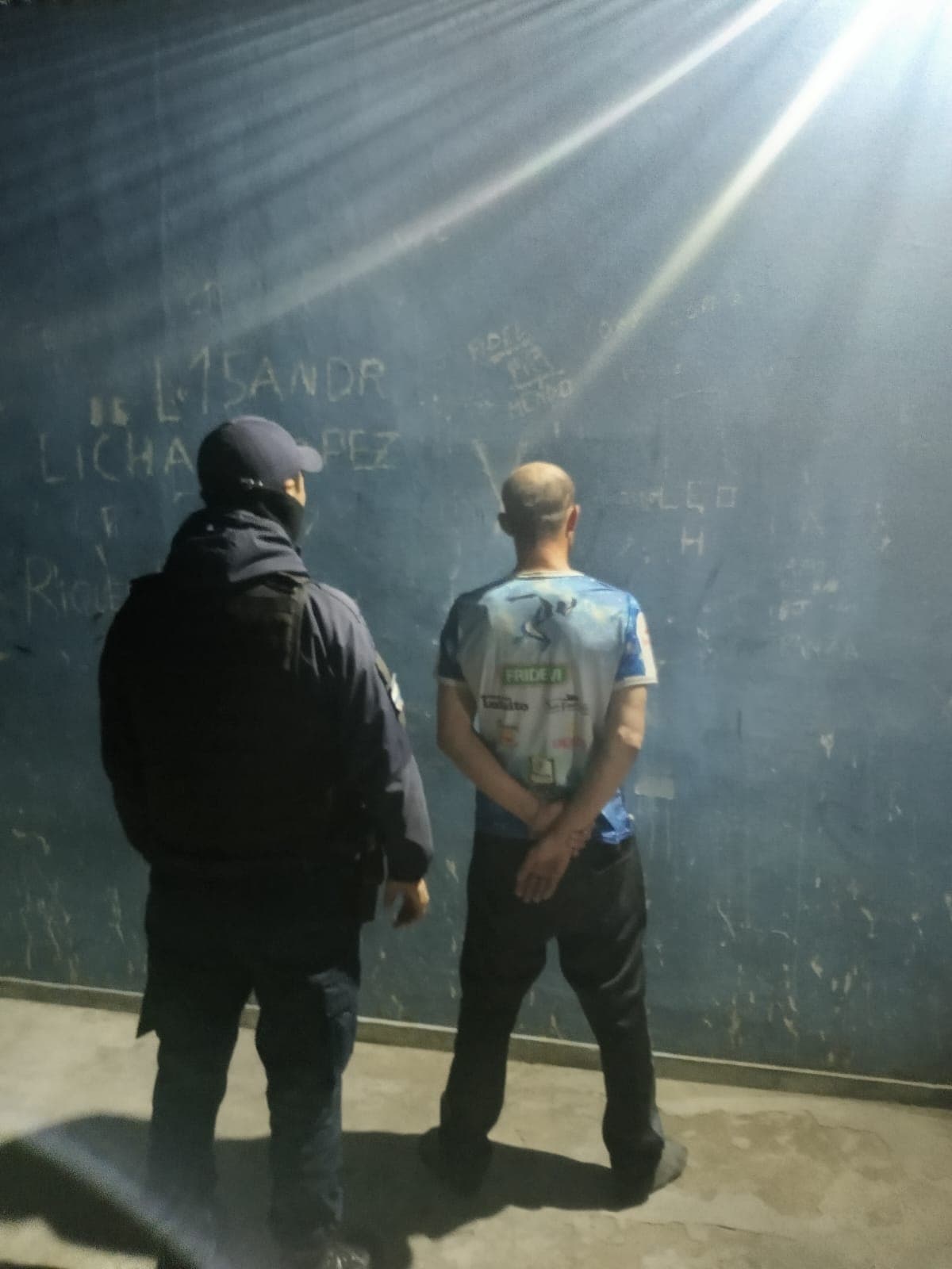 Ocasionaba disturbios en un Hotel céntrico de Viedma y fue detenido a las pocas cuadras