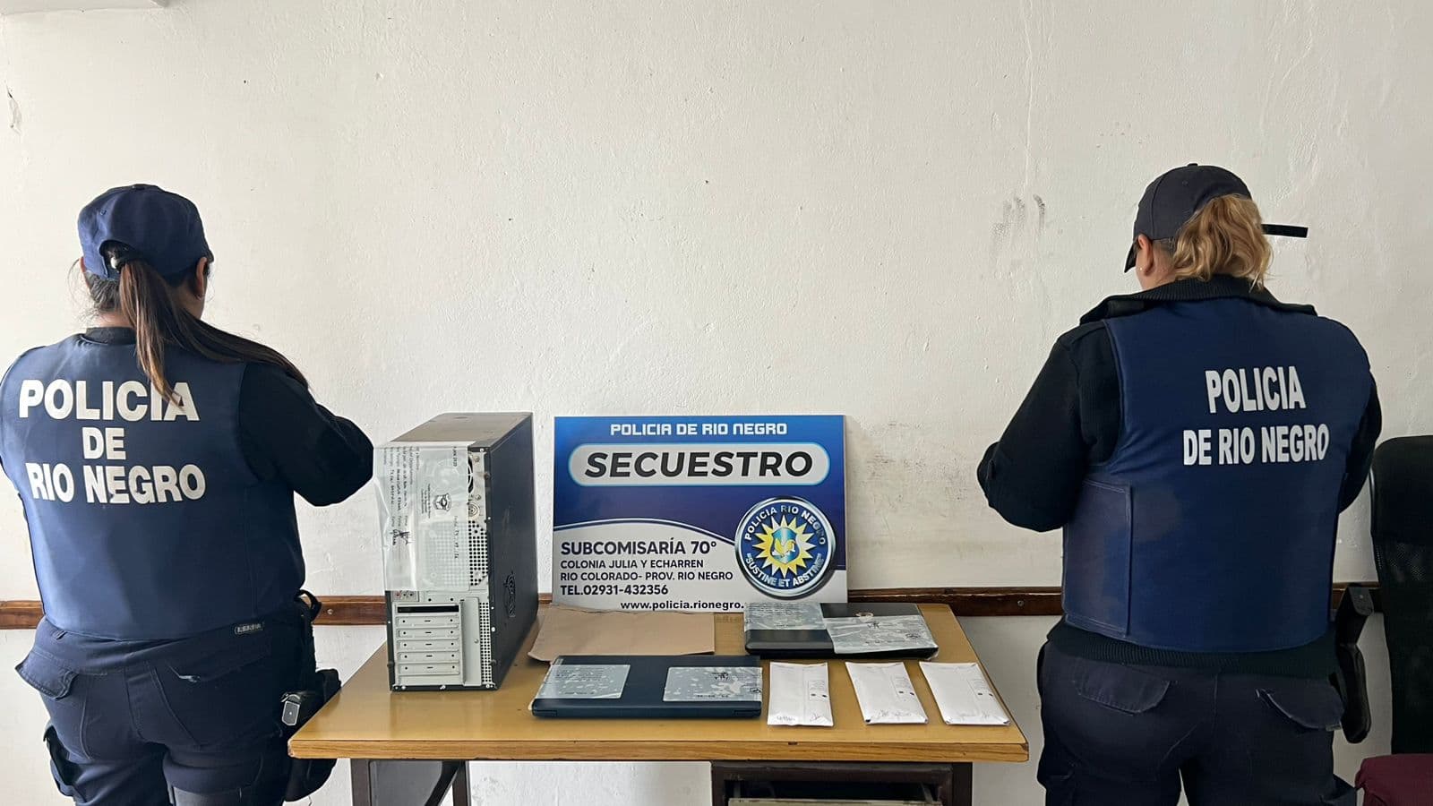 En una localidad rionegrina donde hubo amenazas en una escuela la policía secuestró celulares y una computadora