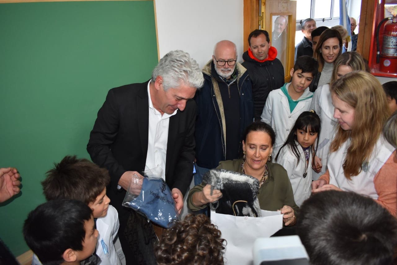 La vicepresidente de la Nación con Zara inauguraron el edificio de la escuela de los Pocitos