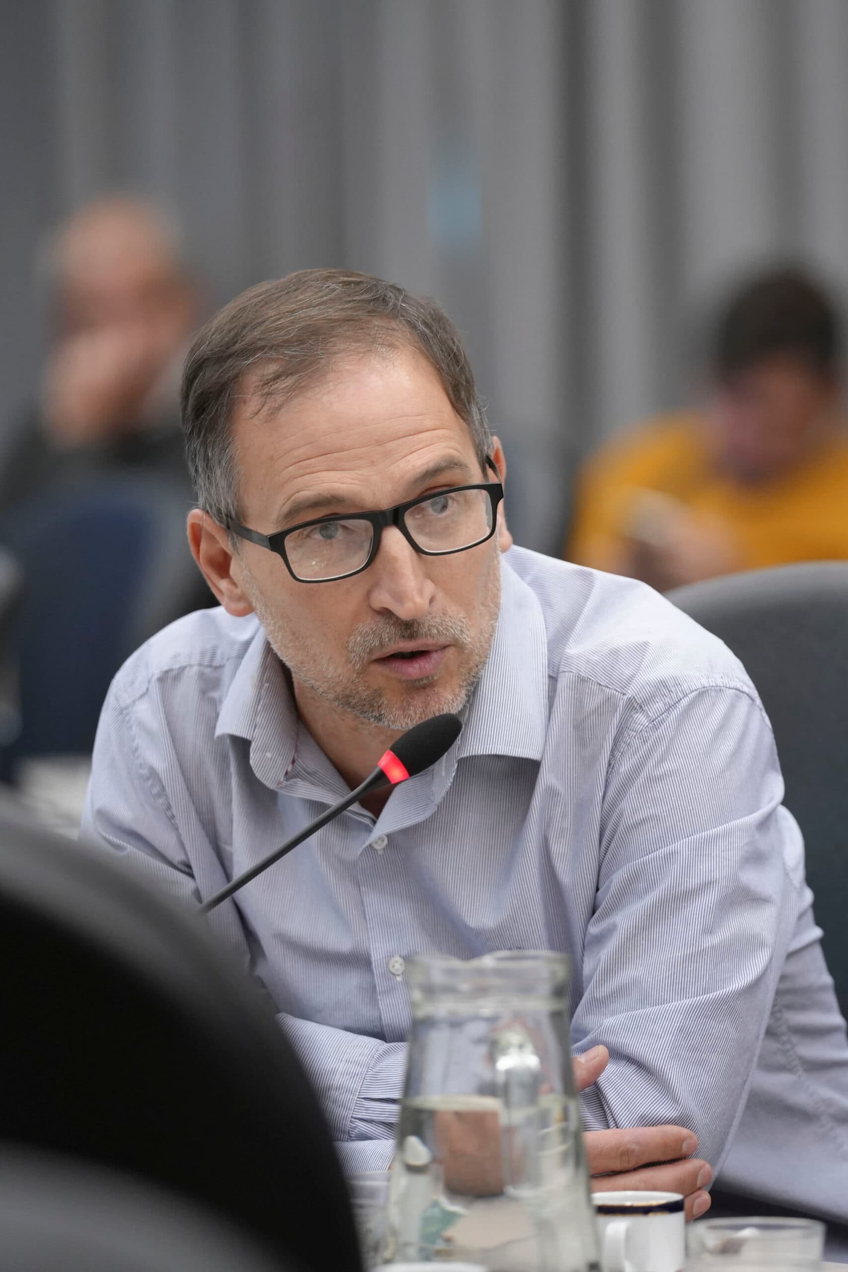 Domingo presentó un proyecto para garantizar el financiamiento universitario
