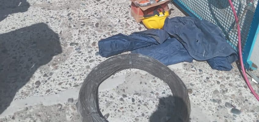 Fue detenido un hombre en Viedma que circulaba con un rollo de alambre que sustrajo de una obra