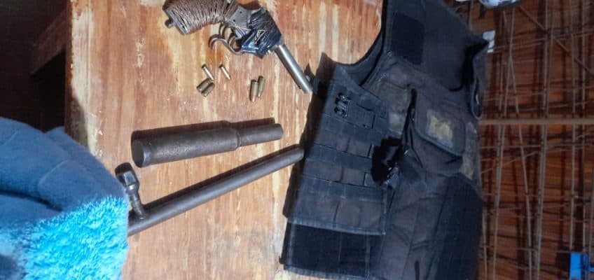 Policías secuestran armas y municiones en allanamientos realizados en Viedma