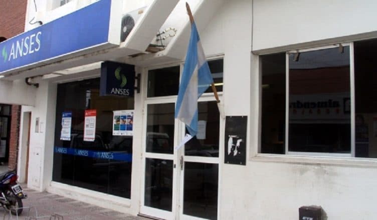 Legisladores de Juntos reclaman mejorar la atención en el ANSES de Viedma