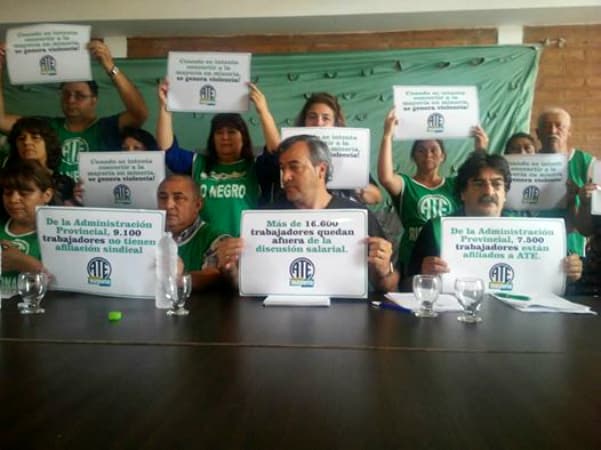ATE afirma que el gobierno solo discute el aumento salarial con UPCN dejando de lado a miles de trabajadores