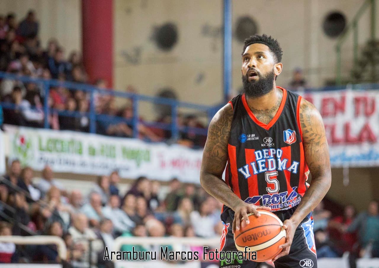 Ayarza no seguirá en el Deportivo Viedma