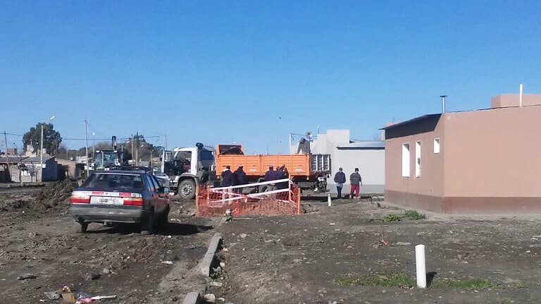 Vecinos del barrio 22 de Abril le reclaman al Municipio los servicios básicos y más seguridad
