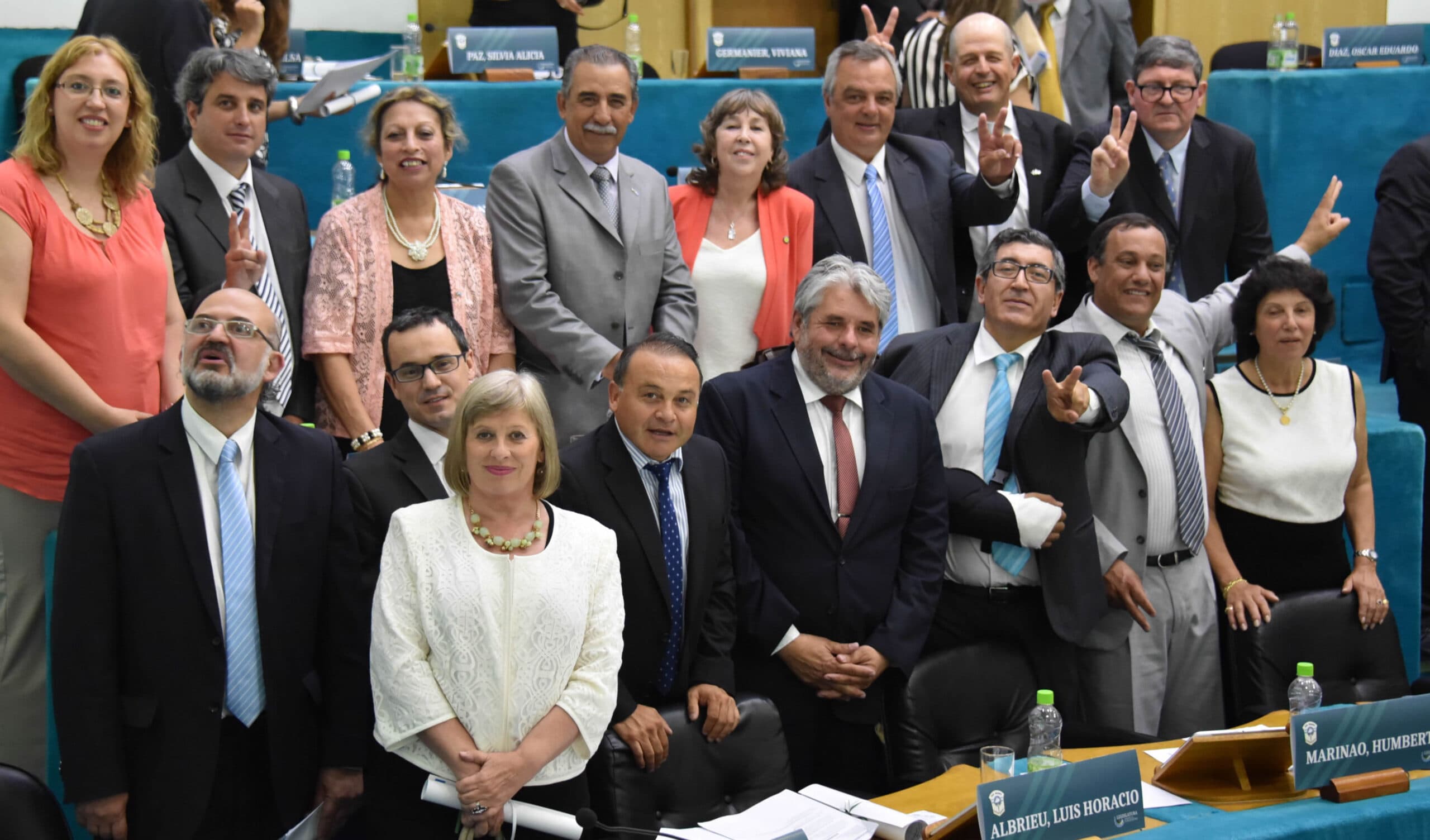 «No podemos permitir que algunos diputados de la oposición nos usen a los estatales de excusa»