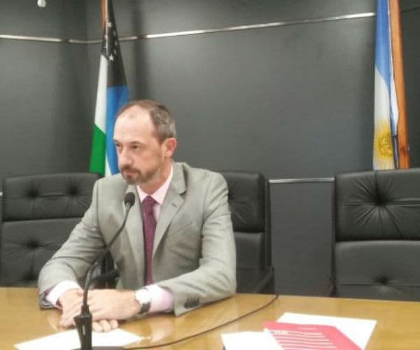 El abusador de la mujer que buscaba trabajo seguirá detenido